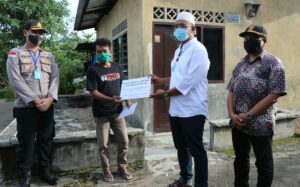Apri Bagikan BLT Tahap Awal Sebesar 1,2 Juta Rupiah per Kepala Keluarga Di Bintan