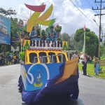 Tumpah Ruah Masyarakat Menyaksikan Pawai Budaya Hari Jadi Kabupaten Bintan Ke 74