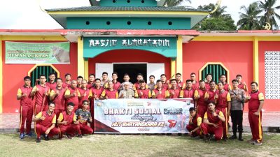 Polres Lingga Gelar Bakti Sosial Bersih-Bersih Tempat Ibadah Menyambut Hari Bhayangkara Ke-77