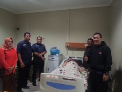 Besuk Anggota Sakit, Ketua SMSI Kepri Ajak Tingkatkan Silahturahmi 