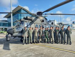Dua Heli H225M RSAF Singapore Landing di Bandara RHF Tanjungpinang, Danlanud : Ini Persahabatan