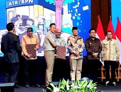 Gubernur Ansar Terima Penghargaan dari Kementerian ATR/BPN atas Perannya Sukseskan GTRA Summit 2023