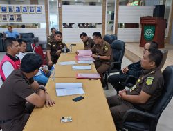 Pelaksanaan Penyerahan Tersangka Dan Barang Bukti Tahap II Perkara Korupsi Pada BPR Bestari Tanjungpinang