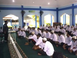 Tingkatkan Taqwa, WBP Lapas Narkotika Rutin Ikuti Kajian Agama