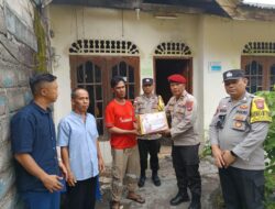 Polsek Bintan Utara Salurkan Bantuan Sosial Kapolda Kepri Kepada Korban Kebakaran