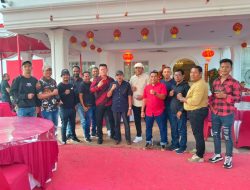 Keluarga Besar DPC GRIB JAYA Kota Tanjungpinang, Kunjungi Kediaman Bapak Santoni di Hari Imlek
