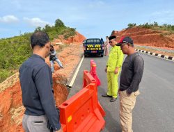 Dishub Bintan Pasang Warter Barier di Jalan Lintas Timur