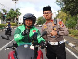 Polantas Tanjungpinang Bagikan Takjil Gratis kepada Pengendara 