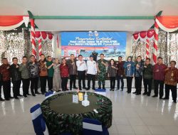 Komitmen Selesaikan Persoalan Aset TNI, Menteri Nusron Serahkan Sertipikat Tanah untuk Puslatpur TNI AD Terluas se-Asia
