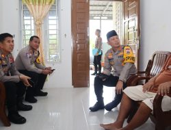 Kapolresta Tanjungpinang Kunjungi Personelnya Yang Sedang Mengalami Sakit Menahun