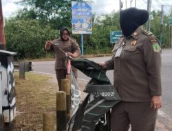 Jaga Keindahan Kota, Satpol PP Tanjungpinang Tertibkan Spanduk Liar