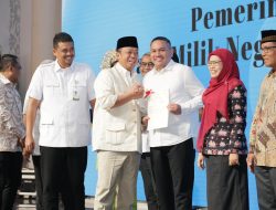 Kunjungi Provinsi Sumut, Menteri Nusron Serahkan 875 Sertipikat Tanah