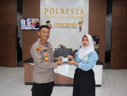 Kapolresta Tanjungpinang Apresiasi Kepada Pelajar SMAN 4 Tanjungpinang, Berikan SIM C Secara Gratis