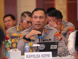 Kapolda Kepri Hadiri Rapat Forkopimda dan Penandatanganan Kerja Sama Pendidikan Dokter Spesialis