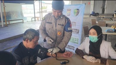 Polresta Tanjungpinang Peduli Kesehatan Warga, Gelar Pemeriksaan Gratis di Kampung Bulang