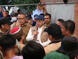 Menteri Nusron Salurkan Bantuan dan Dengar Jeritan Warga yang Kehilangan Keluarga di Kabupaten Agam