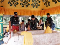 Dandim 0315/Tanjungpinang Hadiri Ziarah Makam Tokoh Melayu pada Hari Jadi ke-242 Kota Tanjungpinang