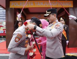 Pergantian Kapolresta Tanjungpinang Berlangsung Haru, Hamam Wahyudi Dapat Tugas Baru