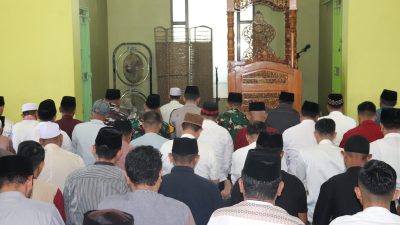 Dandim 0315/Tanjungpinang Ikuti Sholat Tasbih Bersama Wali Kota di Batu IX