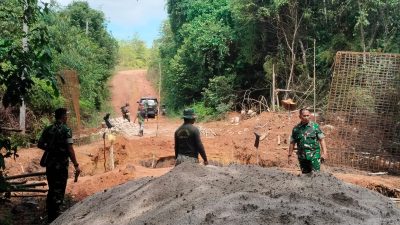 Dandim 0315/Tanjungpinang Tinjau Langsung Pembangunan Jembatan Armco di Toapaya Selatan