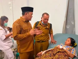 Mewakili Bupati Labuhanbatu, Kadisdik Gerak Cepat Kunjungi kondisi Siswi pelajar tertimpa Musibah truck bermuatan sawit