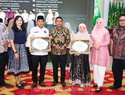 “Menorehkan prestasi, Pemkab Labuhanbatu menerima penghargaan Keterbukaan Informasi Publik Informatif