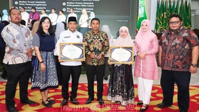 “Menorehkan prestasi, Pemkab Labuhanbatu menerima penghargaan Keterbukaan Informasi Publik Informatif